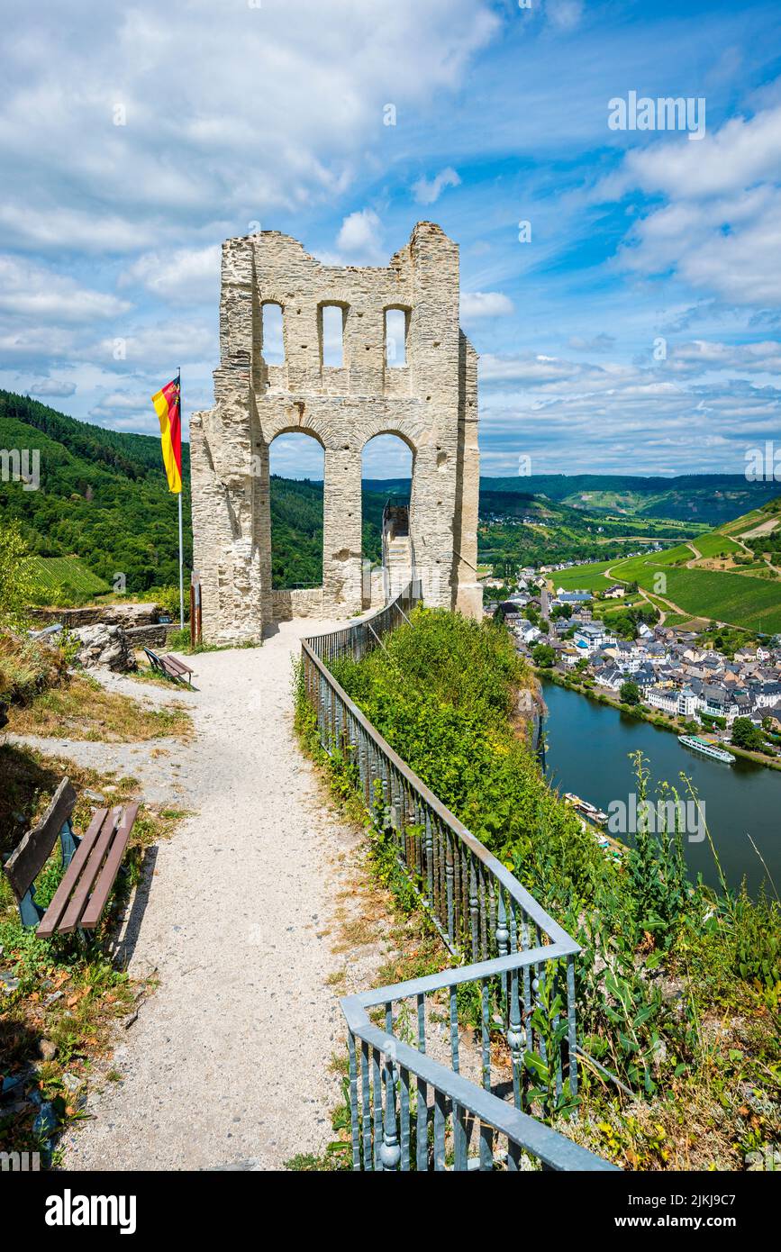 Grevenburg near Traben-Trarbach on the Middle Moselle, built by Count Johann III von Sponheim, was blown up by the French. What remains is the commandant's house, whose facade can be seen, Stock Photo