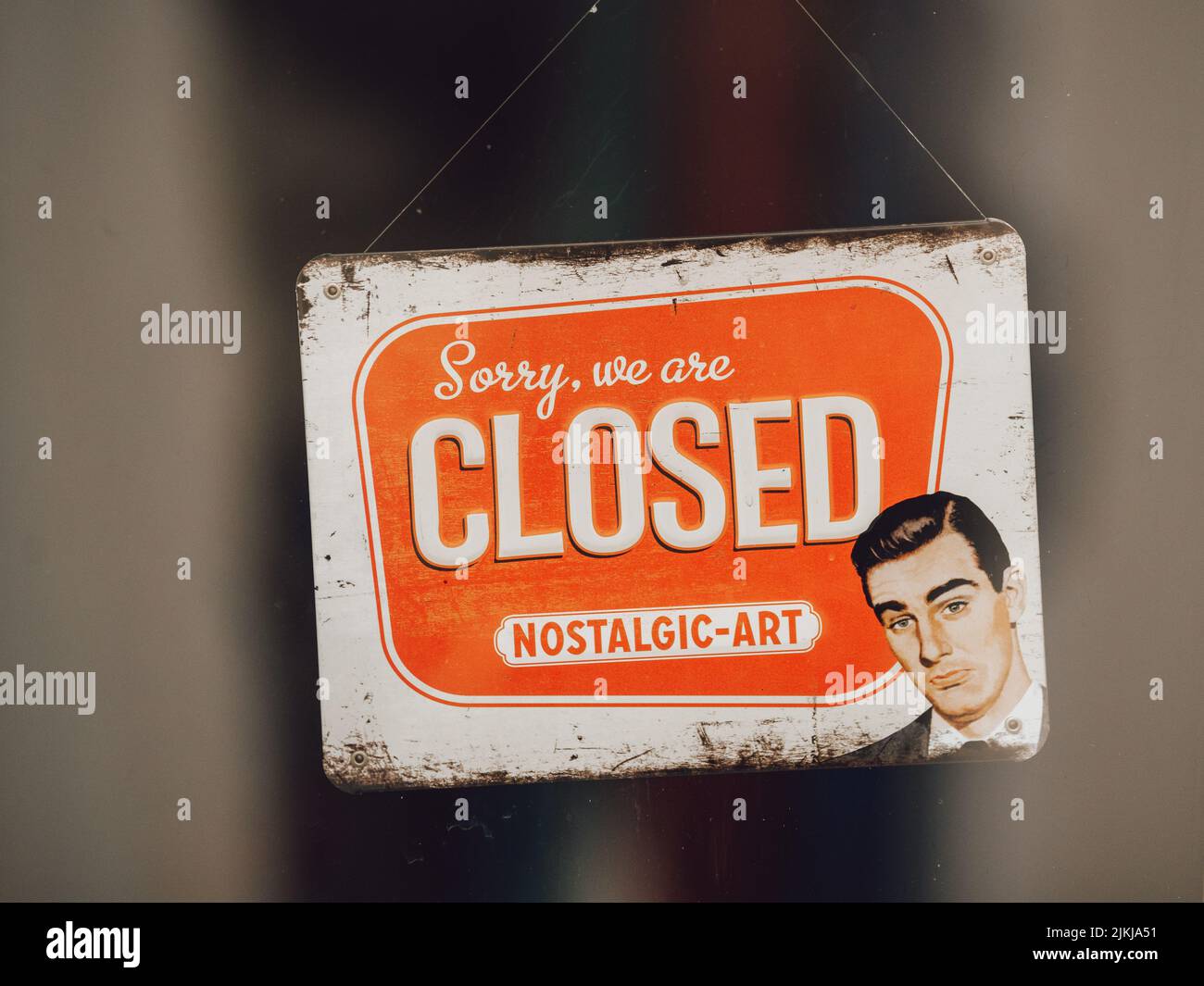 Closed sign. sorry we are closed Vintage Sign Retro Sign Stock Photo