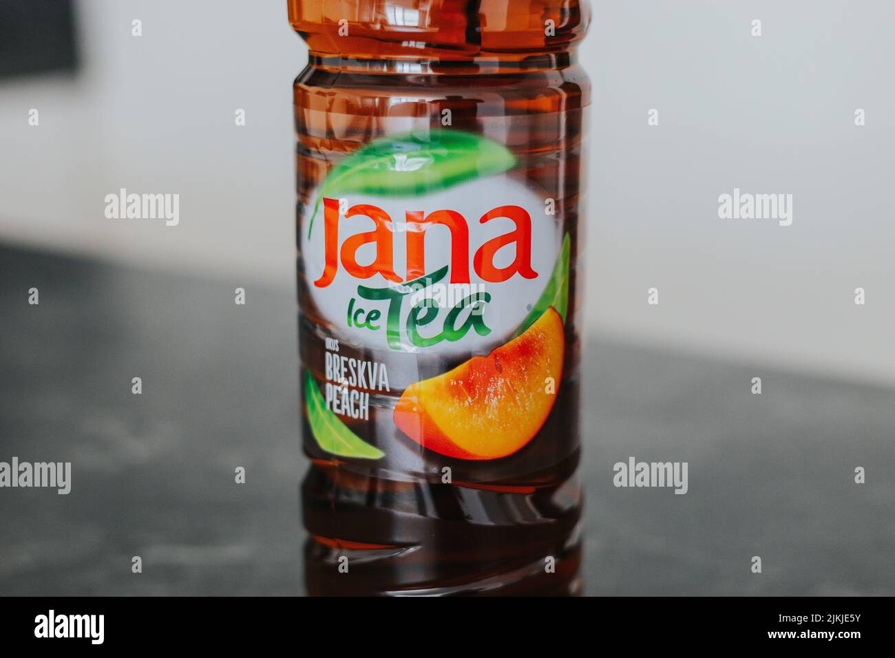 Peach ice tea hires stock photography and images Alamy