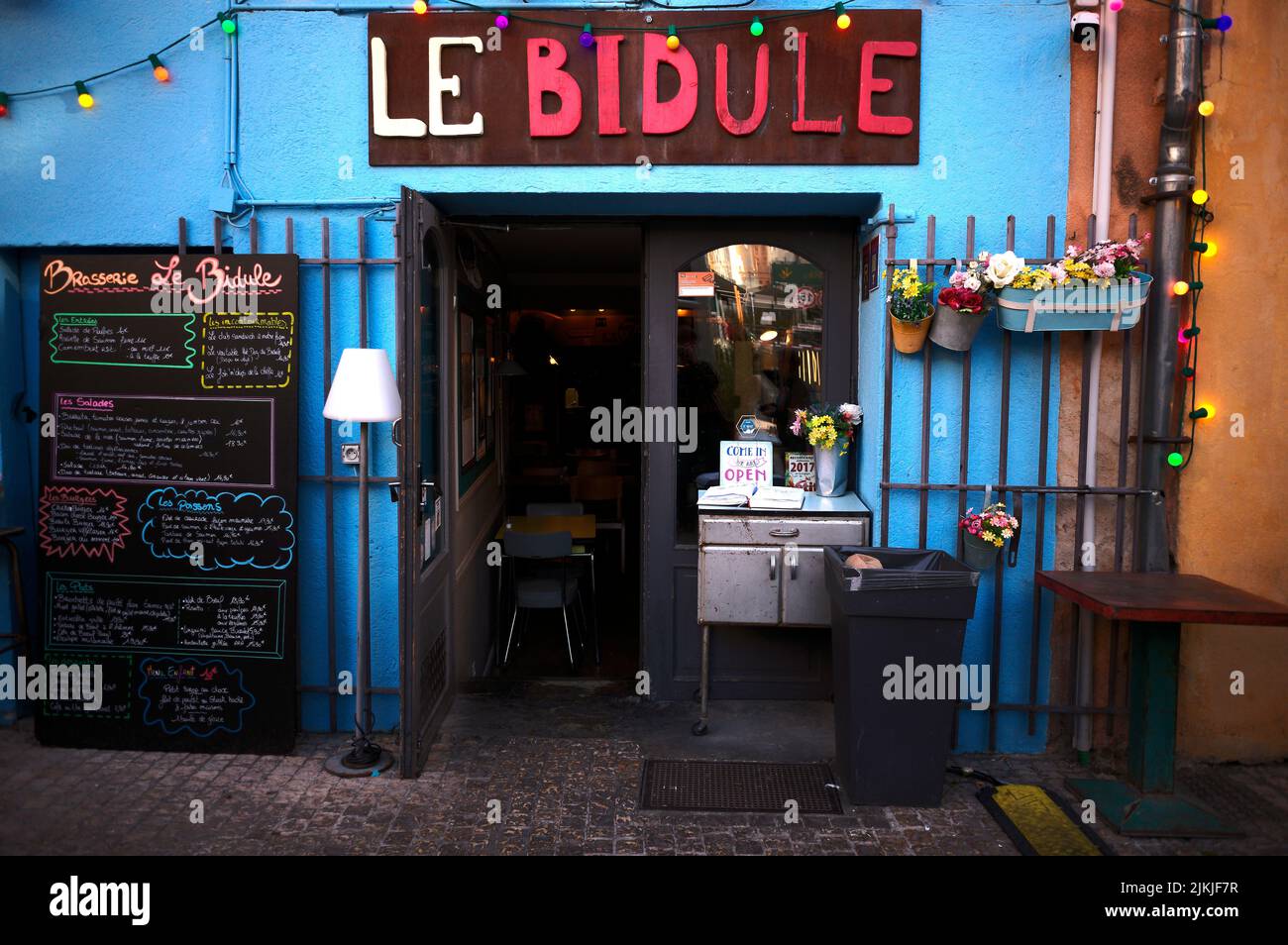 Restaurant, Brasserie Le Bidule, Place des Cardeurs, Aix-en-Provence, Bouches-du-Rhône, Provence-Alpes-Côte d'Azur, France Stock Photo