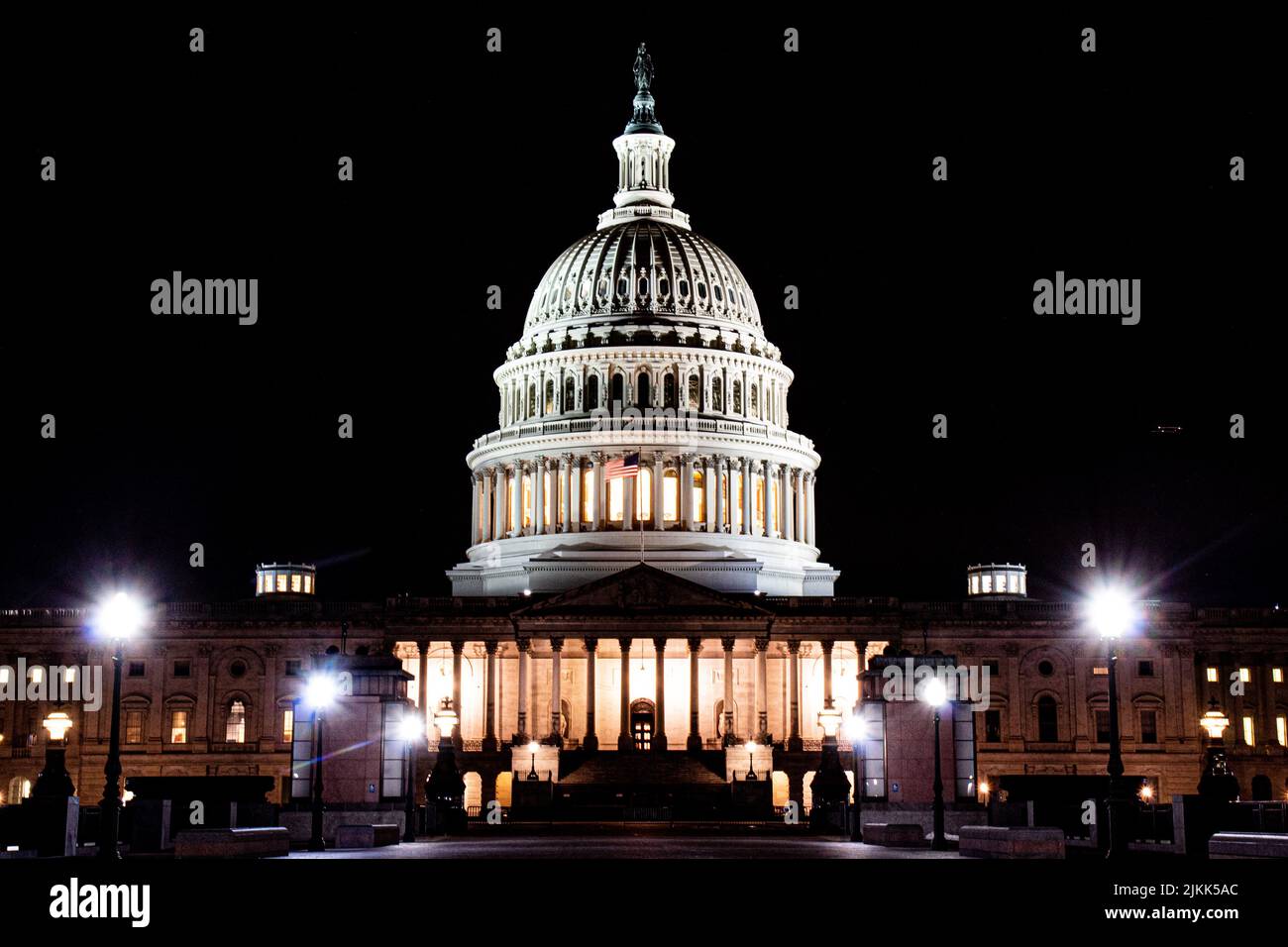 United states capitol building view hi-res stock photography and images ...