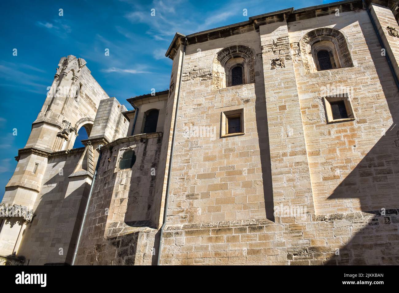 Lateral sur de la catedral siglo XIII de Cuenca, España Stock Photo