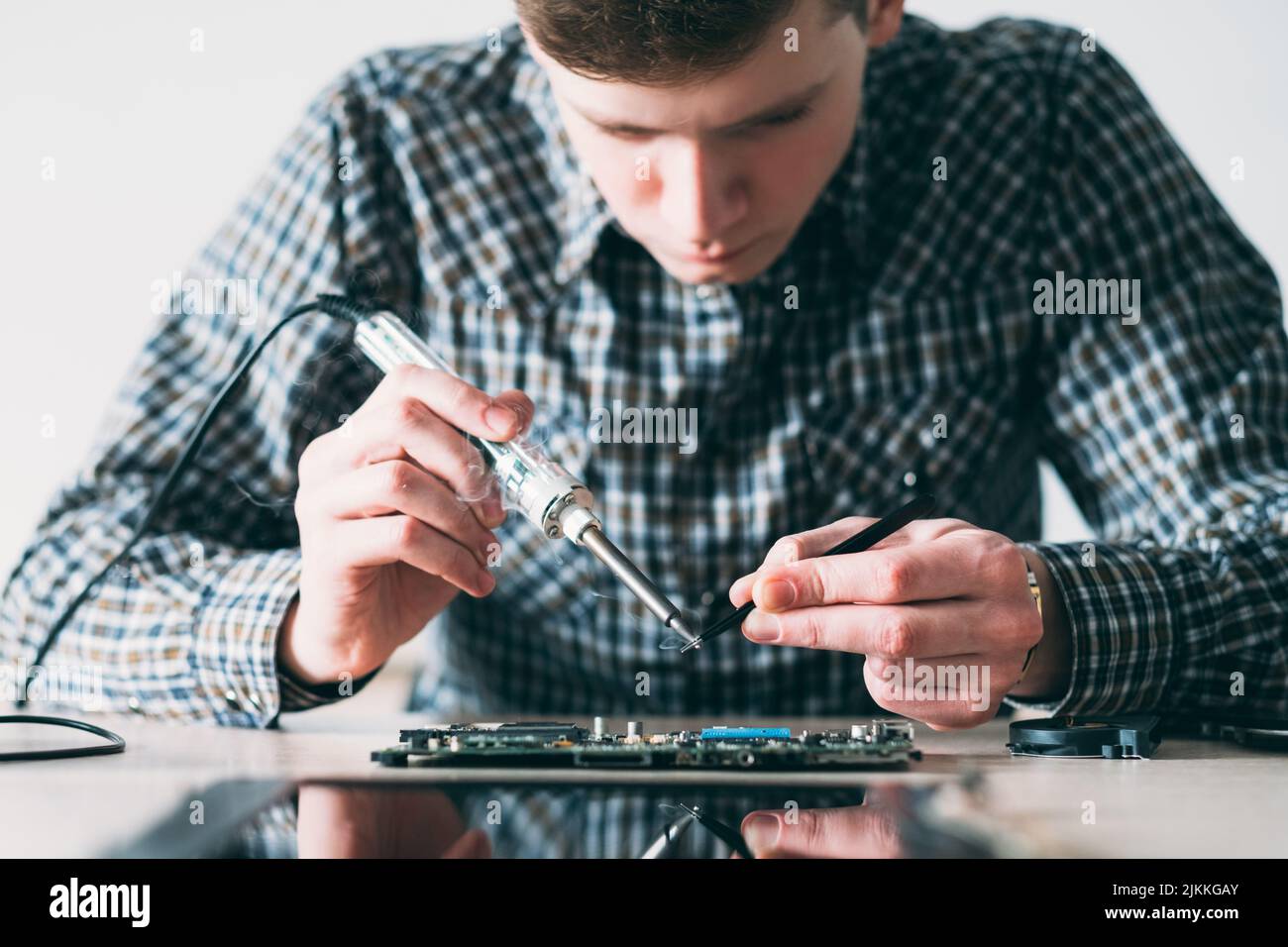microelectronics computer repair shop soldering Stock Photo Alamy