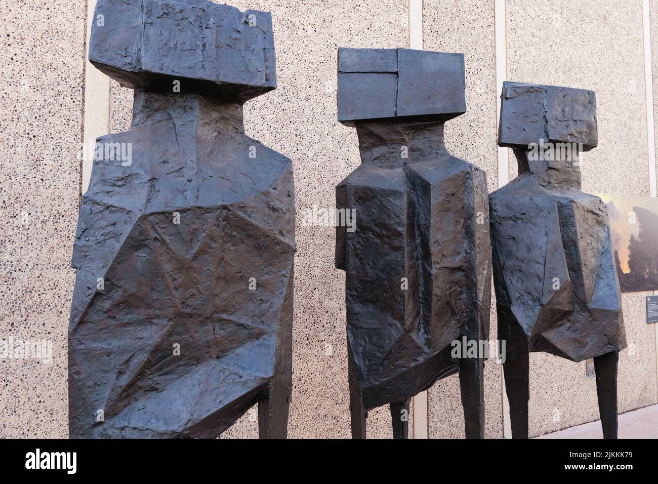Sculpture of three figures hi-res stock photography and Sculpture of three figures hi-res stock photography and