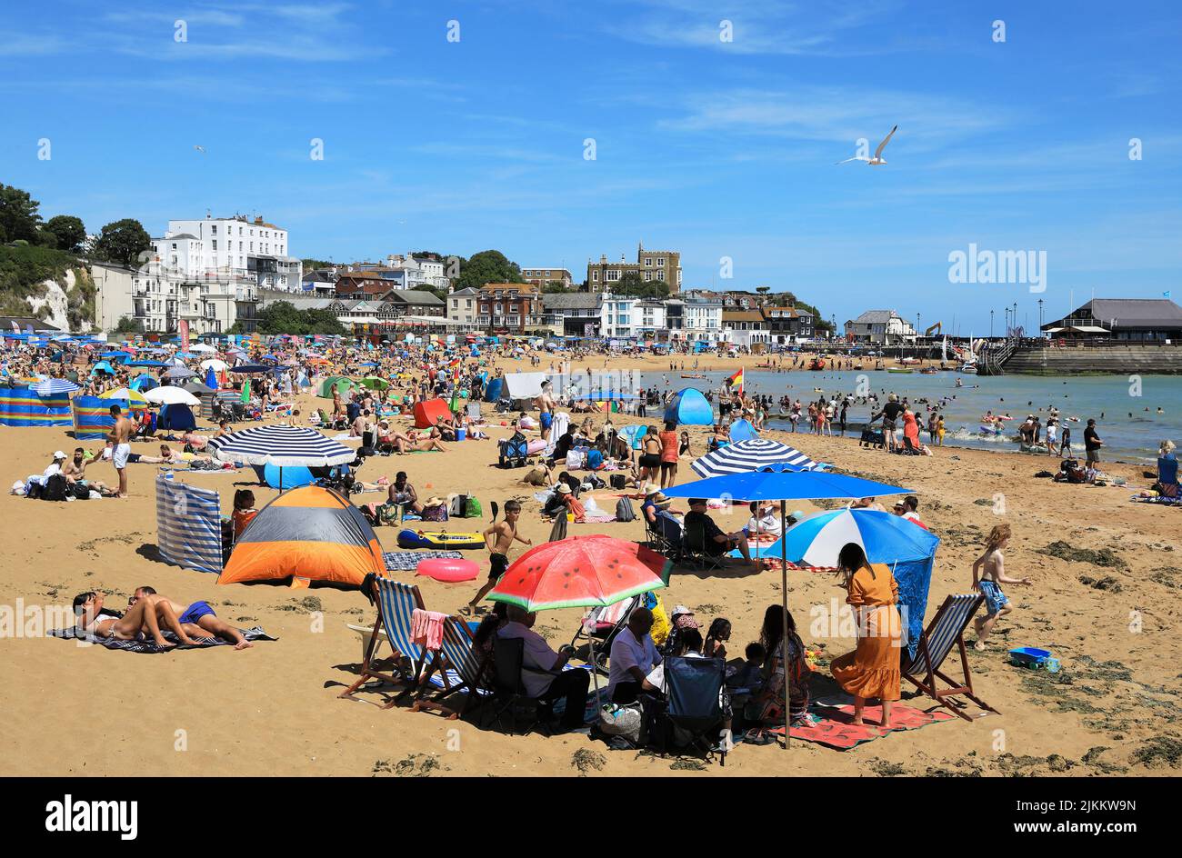 Lovely Viking Bay beach at Broadstairs on the Isle of Thanet, in Kent, UK Stock Photo