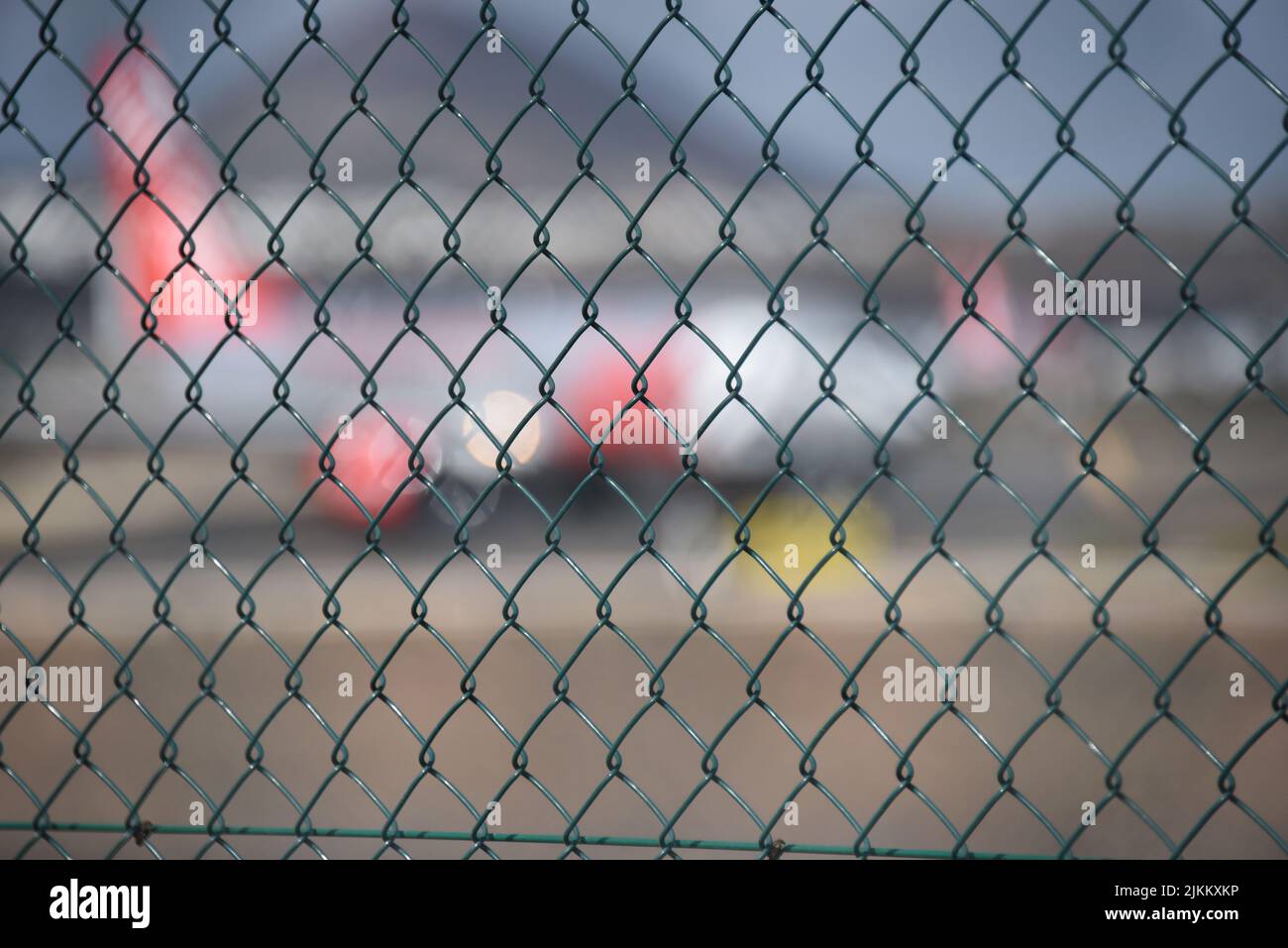 Metal wire mesh fence hi-res stock photography and images - Alamy