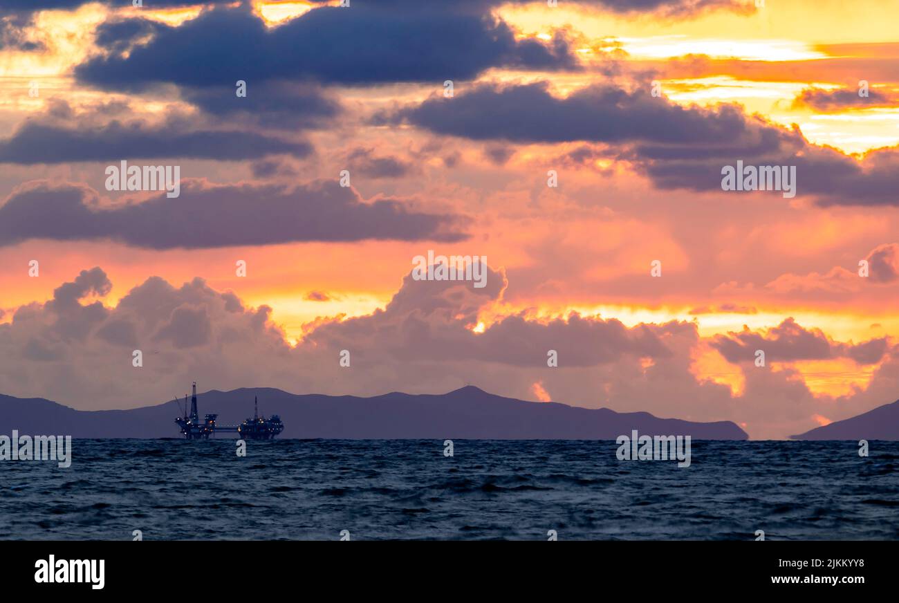 A shot of Catalina Sunset over the sea in Huntington Beach, California Stock Photo