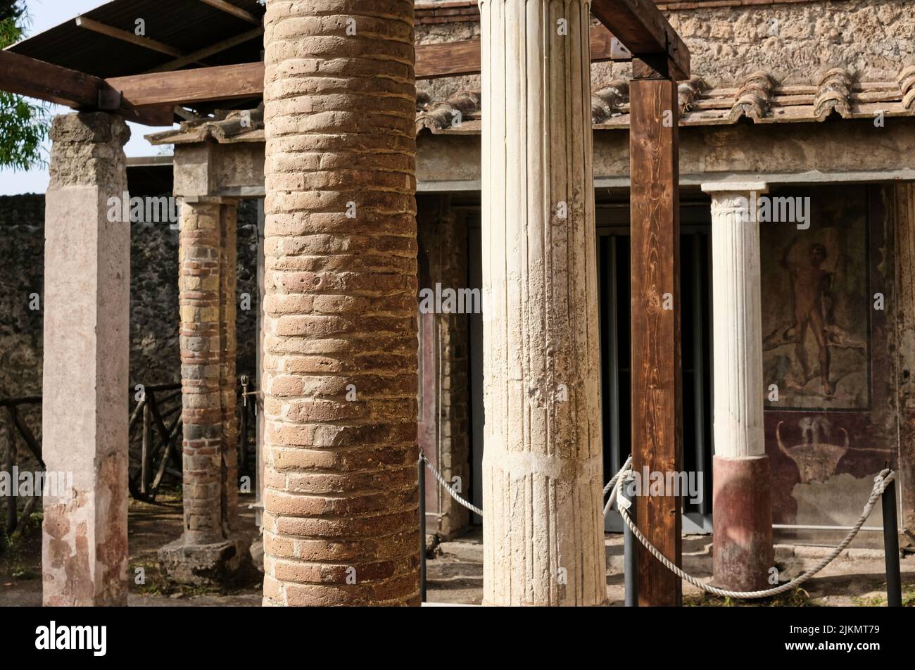 Pompeii courtyard venus hi-res stock photography and images - Alamy