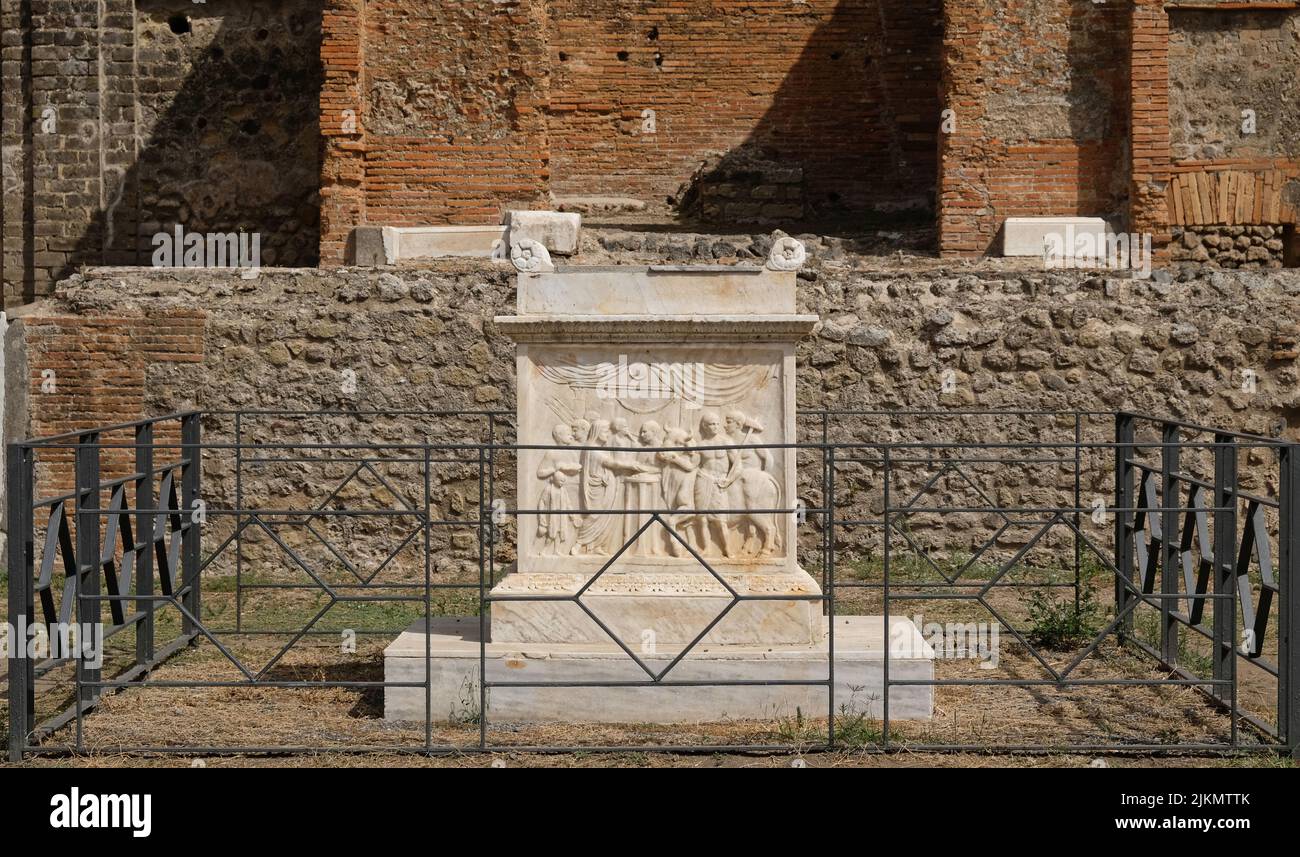 Temple of Genius Augusti at the ancient city of Pompeii Stock Photo Alamy