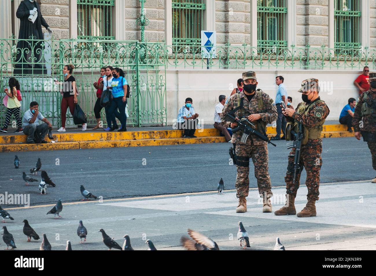 Salvadoran Army commandos in front of the National Palace in El Salvador, after a state of emergency was declared due to record level gang violence Stock Photo