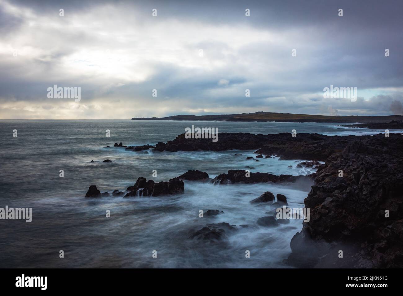 The beautiful Brimketill lava rock pool, Iceland Stock Photo - Alamy