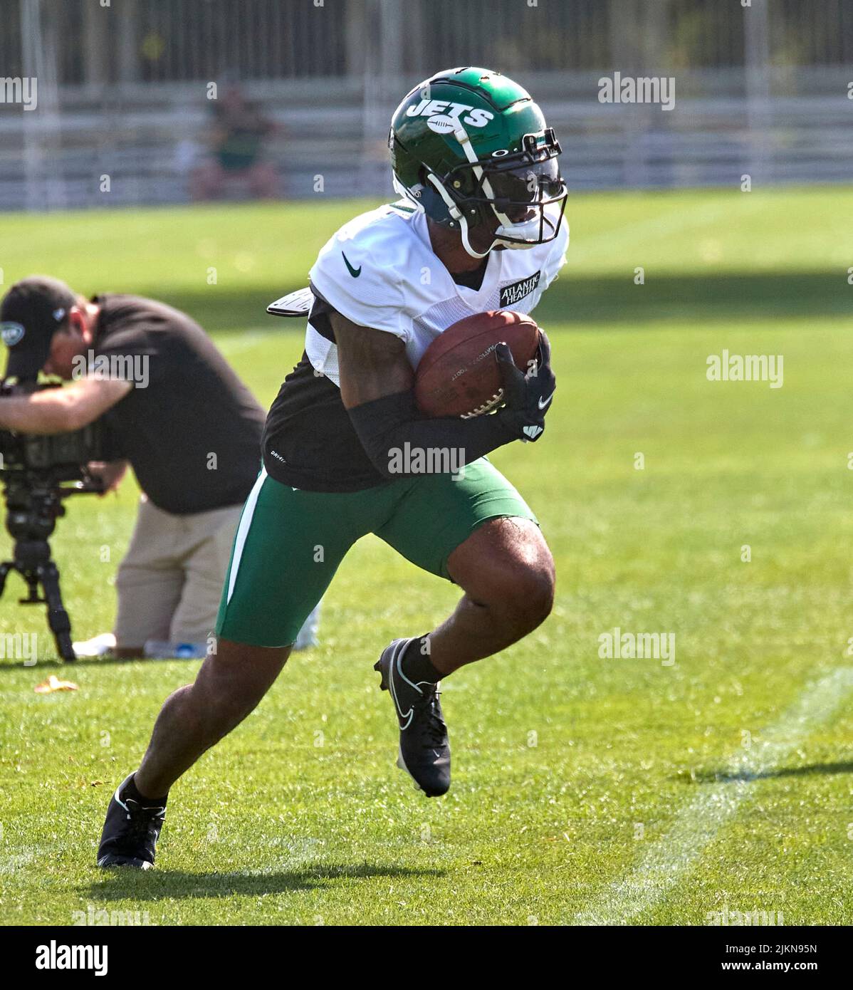 Florham Park, New Jersey, USA. August 2, 2022, Florham Park, New Jersey, USA: New York Jets' wide receiver Elijah Moore (8) receiving a punt during Jets training camp at the Atlantic Health Jets Training Center, Florham Park, New Jersey. Duncan Williams/CSM Credit: Cal Sport Media/Alamy Live News Stock Photo