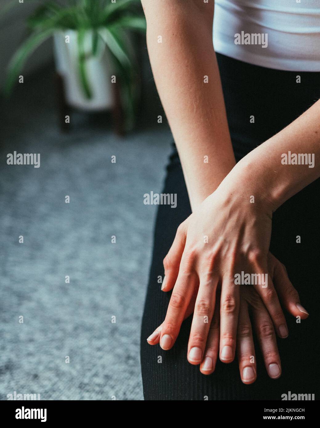 Lap top and hands hi-res stock photography and images - Alamy