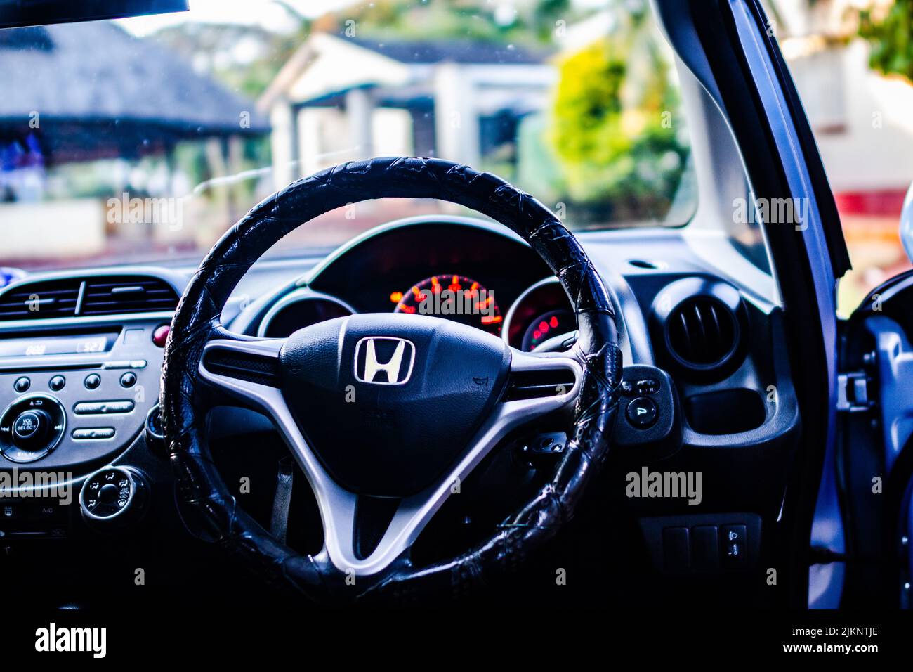 Honda steering wheel hi res stock photography and images Alamy