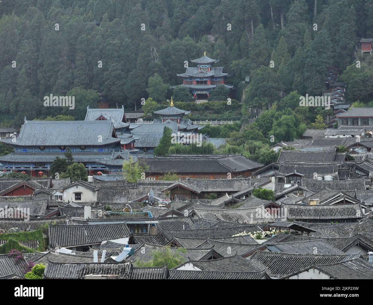Aerial view of Lijiang Old Town in Yunnan, China Stock Photo - Alamy