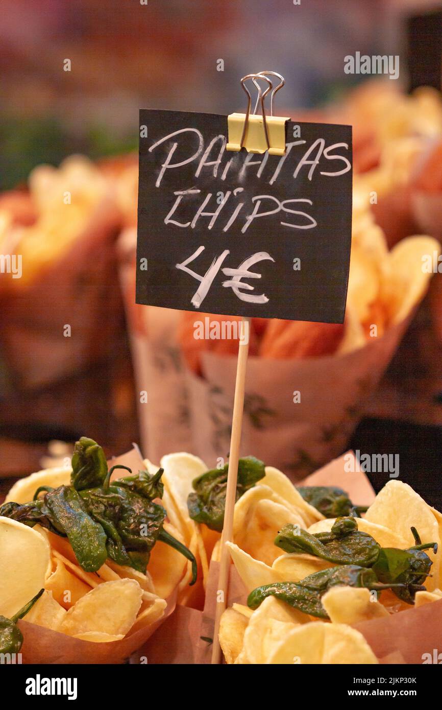 Chili bell pepper fries, selective approach to the sign which