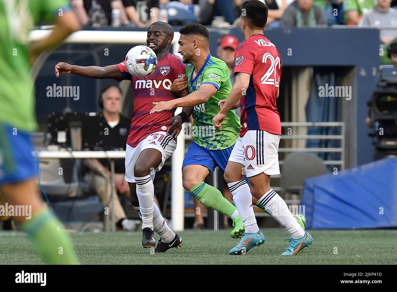 Seattle, Washington, USA. August 02, 2022: FC Dallas defender NanÃº (31) and Seattle Sounders midfielder Cristian Roldan (7) during the first half of the MLS soccer match between FC Dallas and Seattle Sounders FC at Lumen Field in Seattle, WA. Seattle defeated Dallas 1-0. Steve Faber/CSM Credit: Cal Sport Media/Alamy Live News Stock Photo