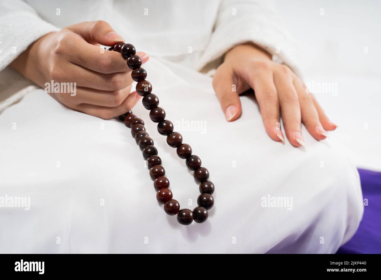 Umrah hands praying hi-res stock photography and images - Alamy