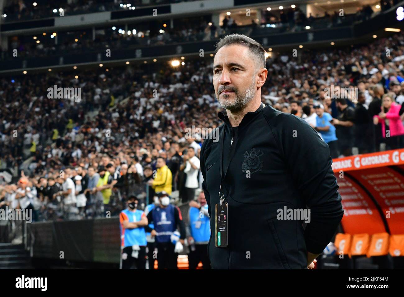 SÃO PAULO, BRAZIL - AUGUST 2: Coach of Corinthians, Victor Pereira before the match between Corinthians and Flamengo during Copa CONMEBOL Libertadores at Neo Química Arena on August 2, 2022 in São Paulo, BRAZIL. (Photo by Leandro Bernardes/PxImages) Credit: Px Images/Alamy Live News Stock Photo