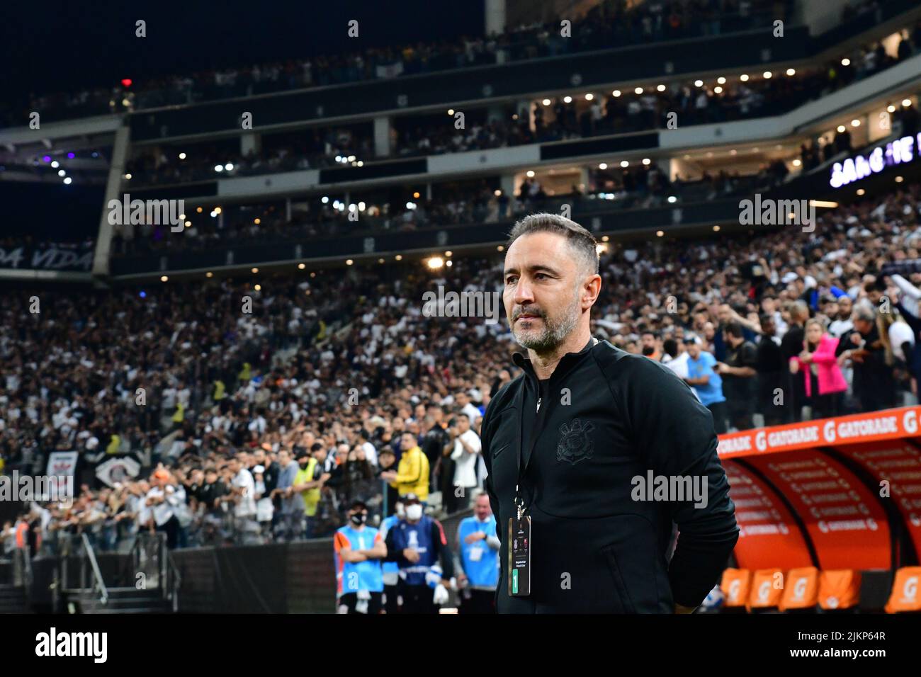 SÃO PAULO, BRAZIL - AUGUST 2: Coach of Corinthians, Victor Pereira before the match between Corinthians and Flamengo during Copa CONMEBOL Libertadores at Neo Química Arena on August 2, 2022 in São Paulo, BRAZIL. (Photo by Leandro Bernardes/PxImages) Credit: Px Images/Alamy Live News Stock Photo
