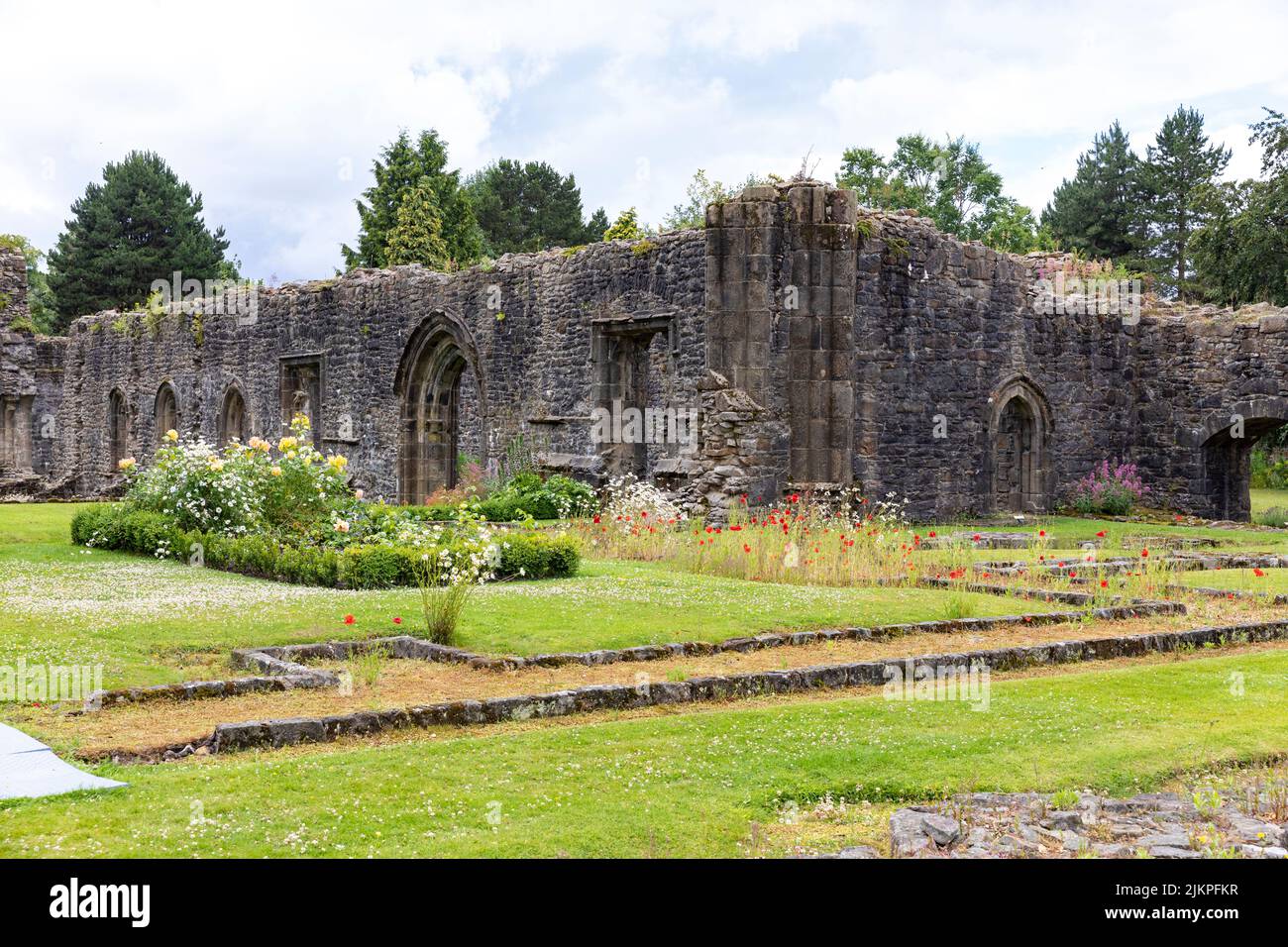 Whalley Abbey Ruins And Grounds Stock Photo Alamy whalley-abbey-ruins-and-grounds-stock-photo-alamy