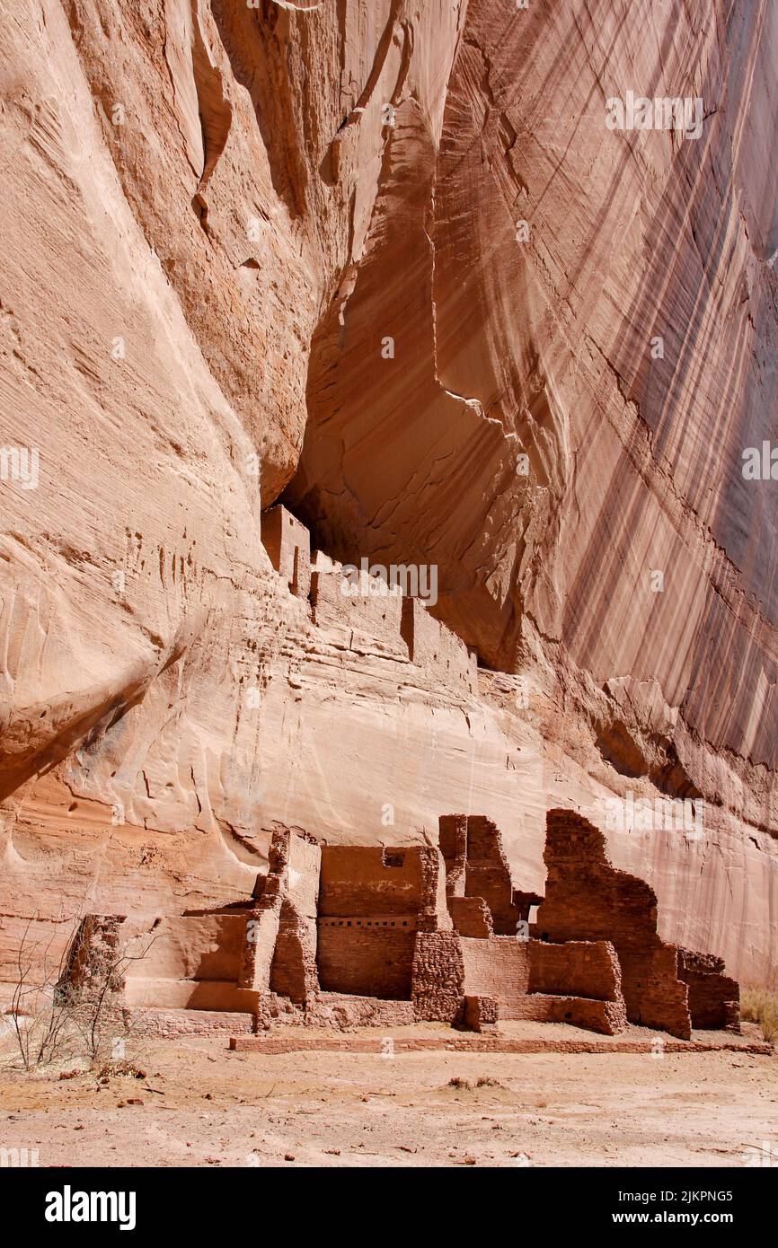 A vertical shot of the sandstones in Canyon de Chelly National Monument. Arizona, USA. Stock Photo