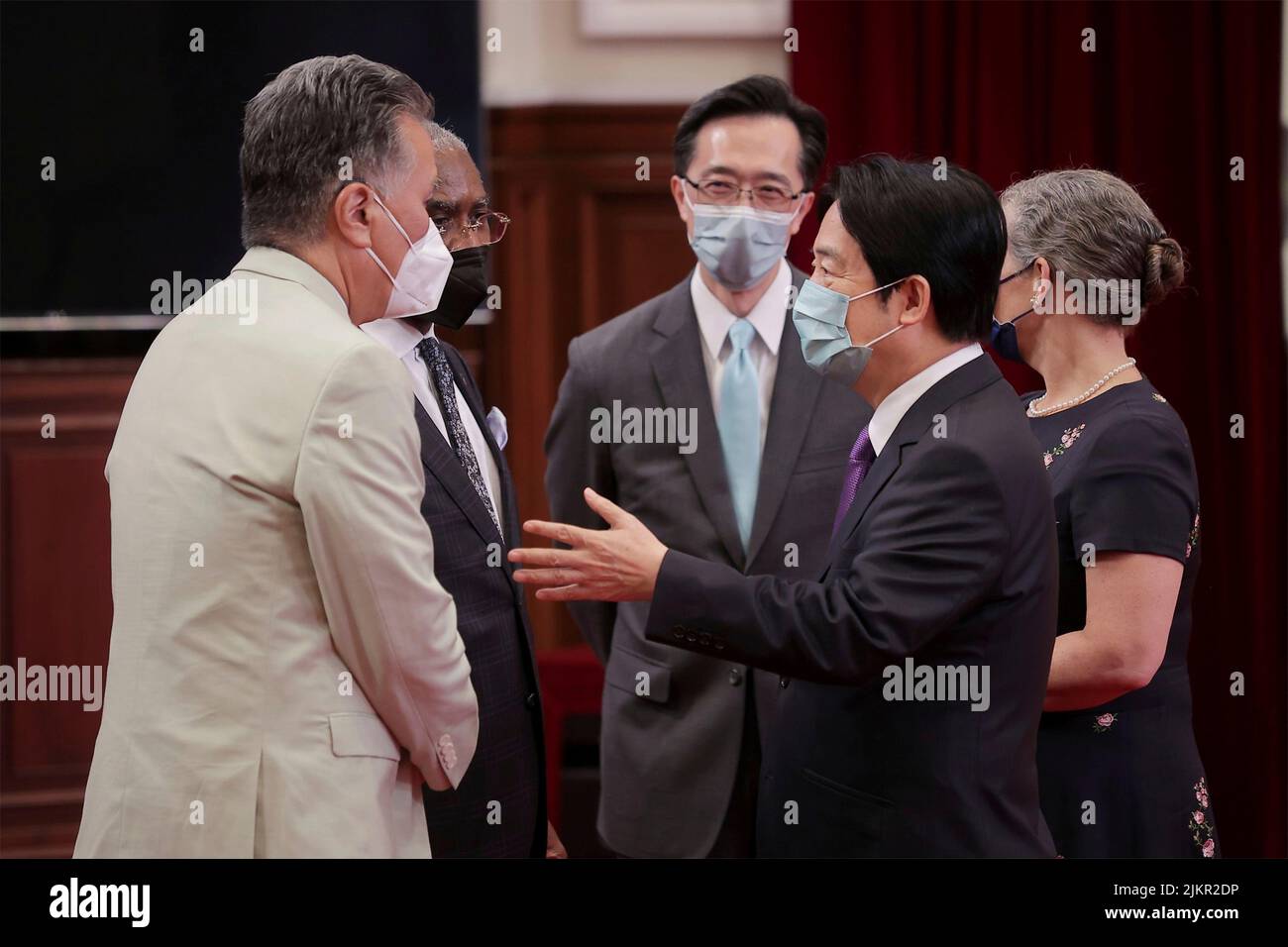 Taipei, Republic of, China. 03rd Aug, 2022. U.S. Rep. Mark Takano and Gregory Meeks, left, chat with Taiwan Vice President Lai Ching-te, center, as AIT Director Sandra Oudkirk, right, and Taiwan Ministry of Foreign Affairs Xu Youdian look on at the presidential office, August 3, 2022 in Taipei, Taiwan. Credit: Chien Chih-Hung/Taiwan Presidential Office/Alamy Live News Stock Photo