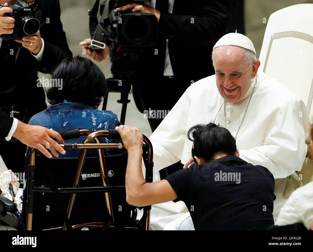 Pope Francis meets people as he holds the weekly general audience at the Vatican, August 3, 2022. REUTERS/Remo Casilli Stock Photo