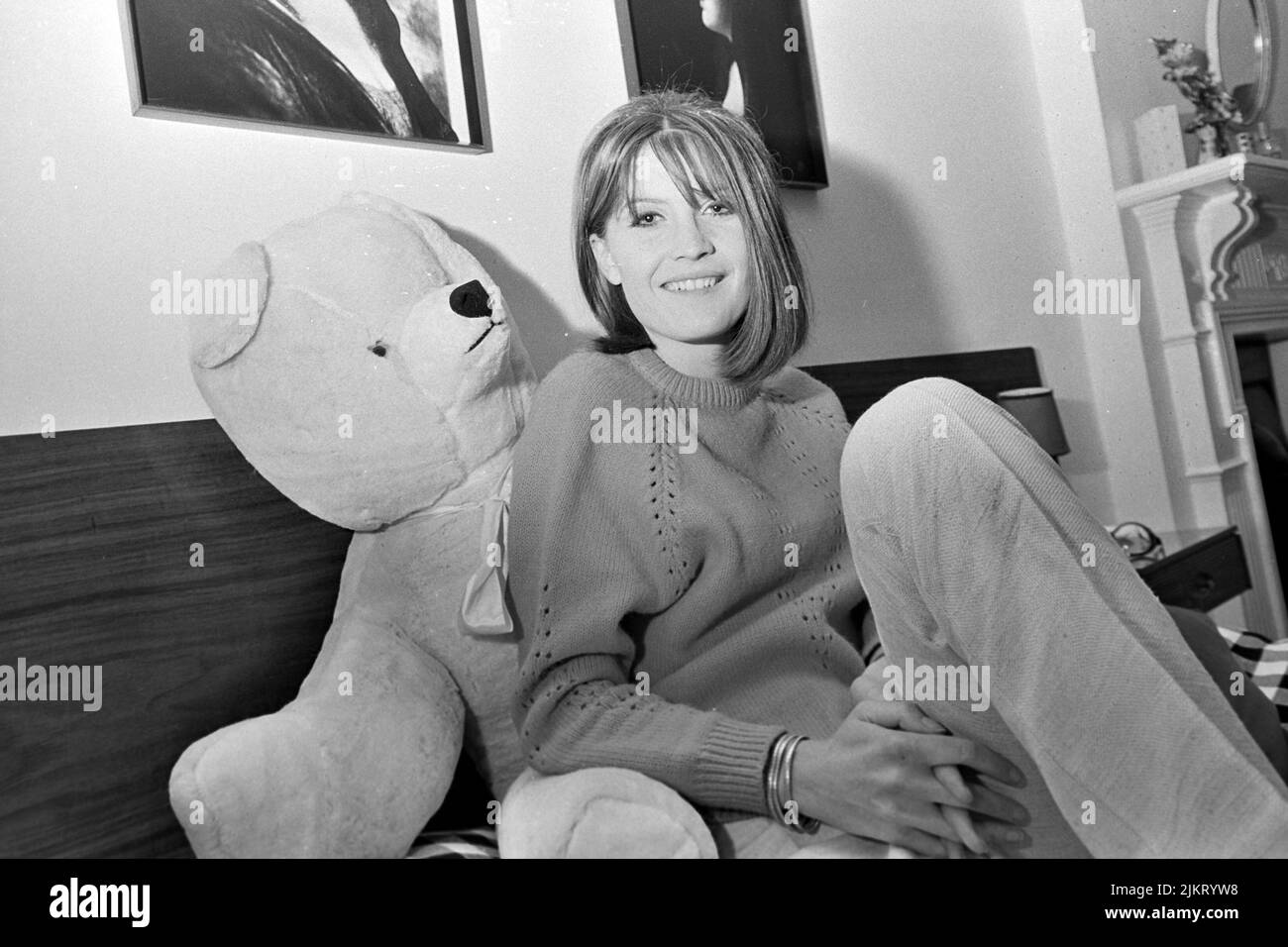 SANDIE SHAW English pop singer at her Earls Court, London ,apartment in January 1967. Photo: Tony Gale Stock Photo