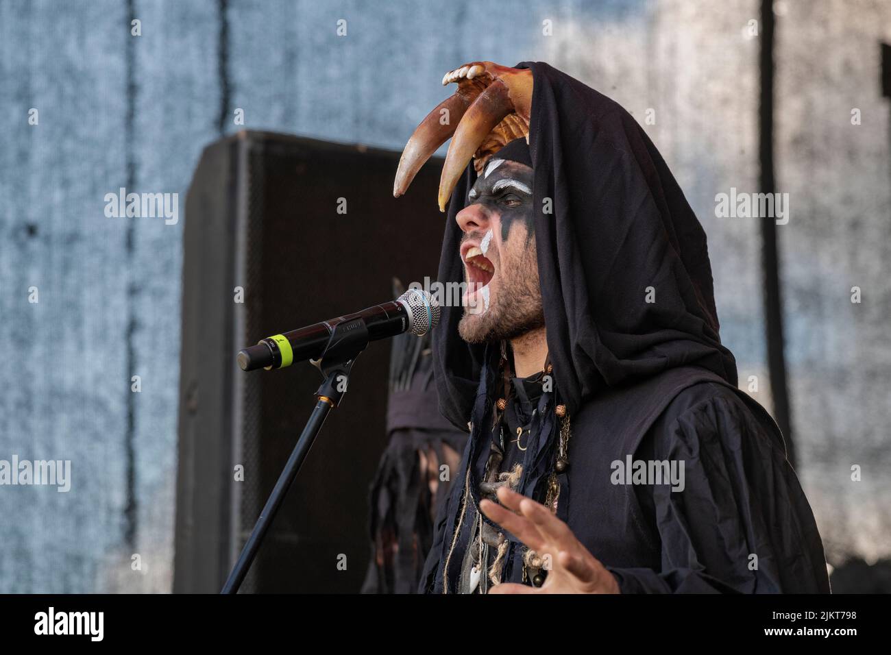 TVER REGION, RUSSIA - JULY 22, 2022: Soloist of the dark folk group 'YARuGA' on the concert of the historical festival 'Epic Coast - 2022' Stock Photo
