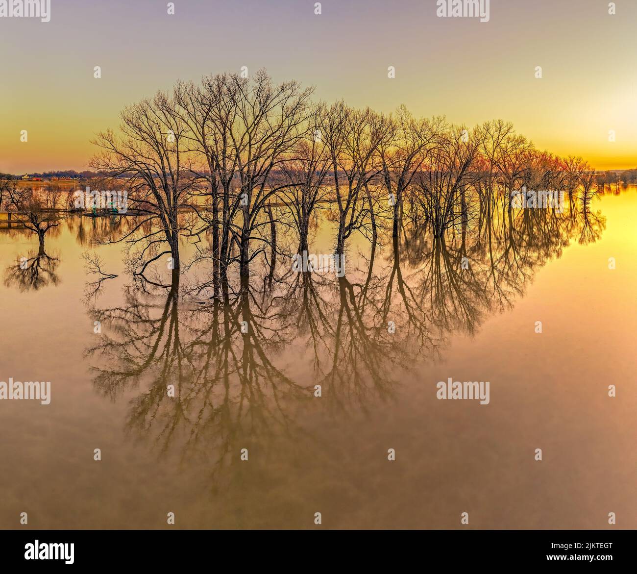 Abstract sunset reflected in water hi-res stock photography and images ...