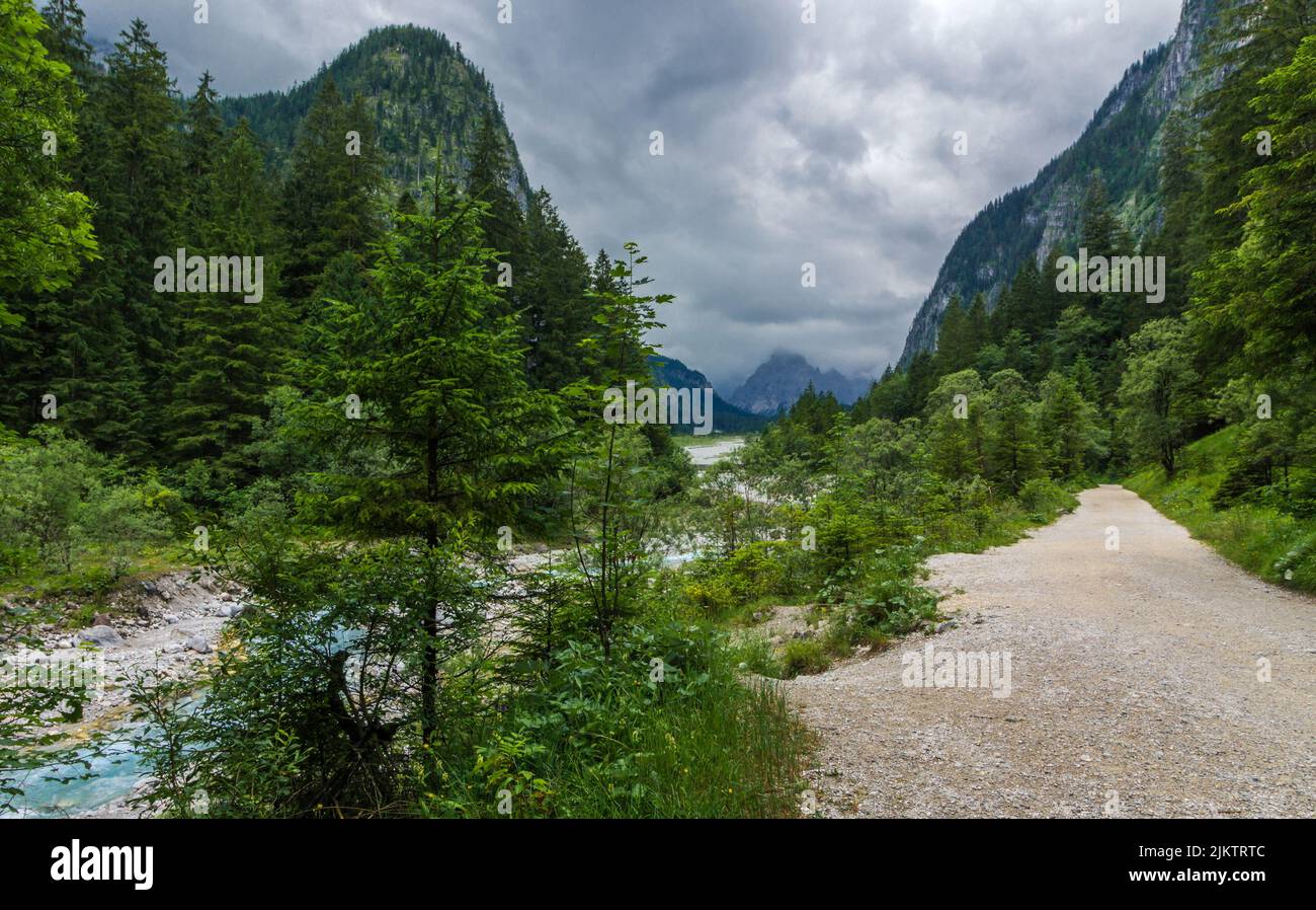 Wanderweg am Wimbach bei Ramsau Stock Photo - Alamy