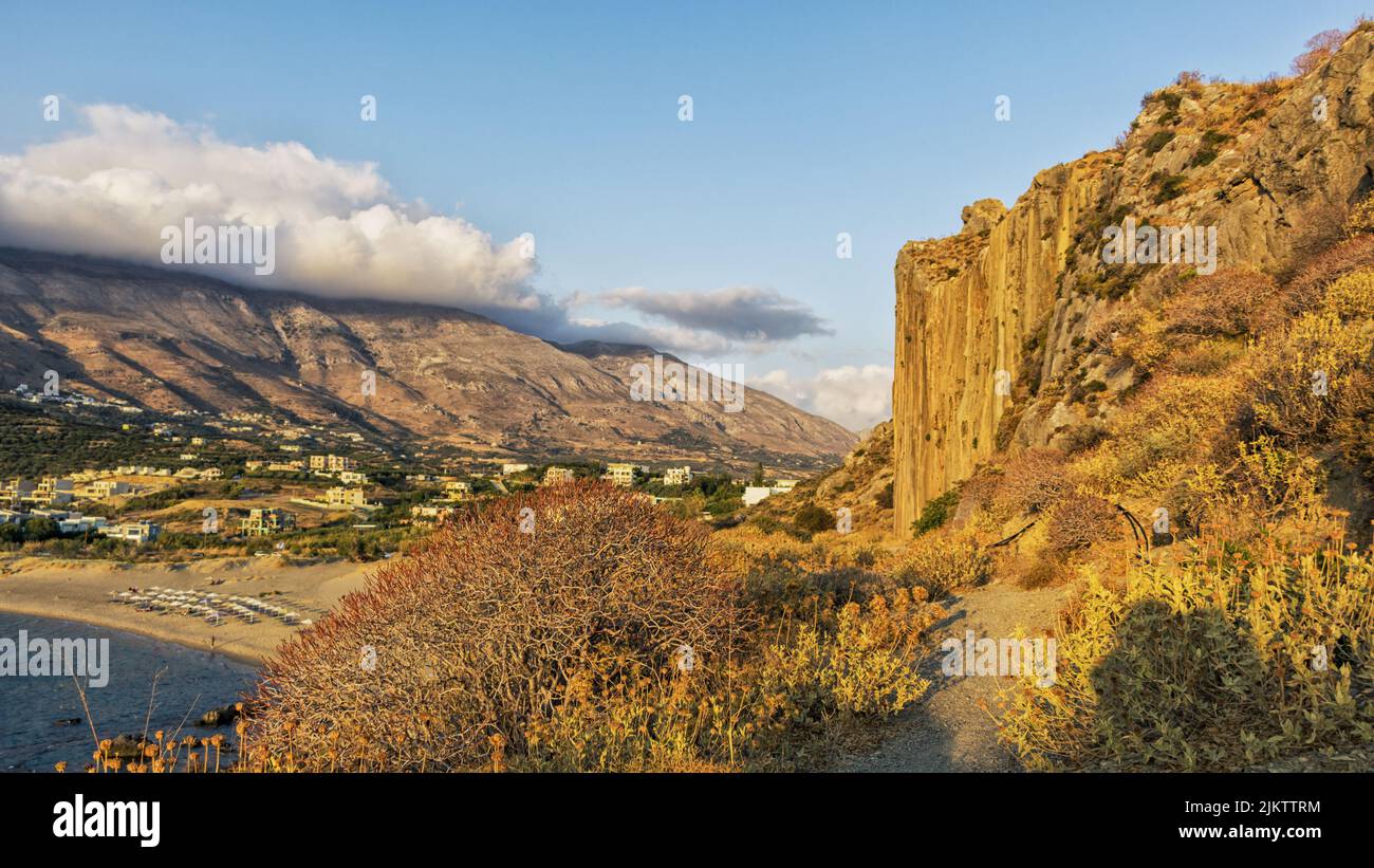 Wanderweg mit felsen hi-res stock photography and images - Alamy