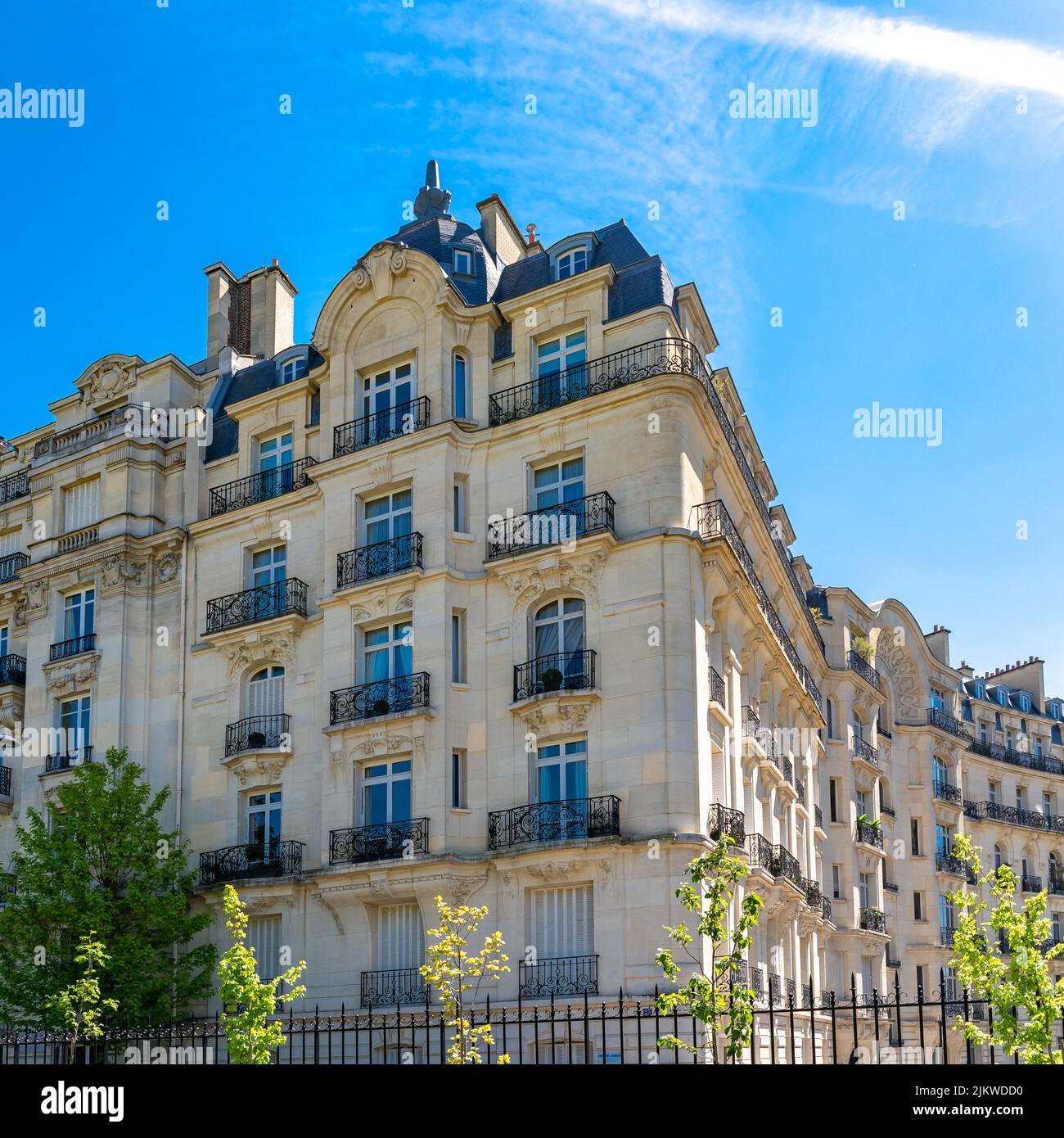 Paris, beautiful buildings in the 16th arrondissement, boulevard de