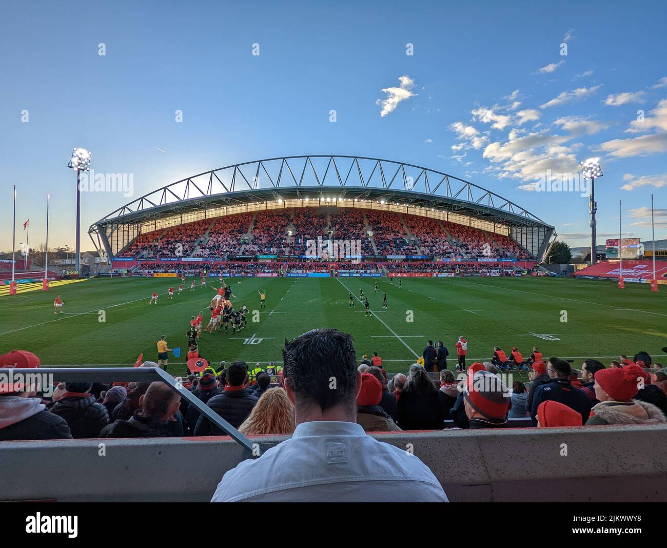 Thomond Rugby Club Team playing rugby hi-res stock photography and images - Alamy