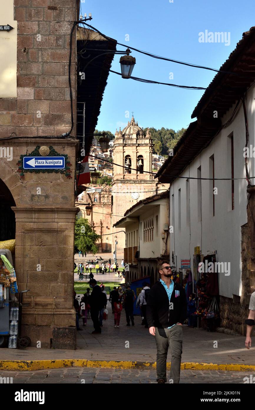 Calle del medio hi-res stock photography and images - Alamy