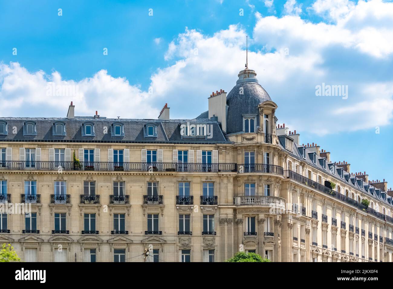 Paris, beautiful building in the 16th arrondissement, rue Ranelagh, an upscale neighborhood Stock Photo