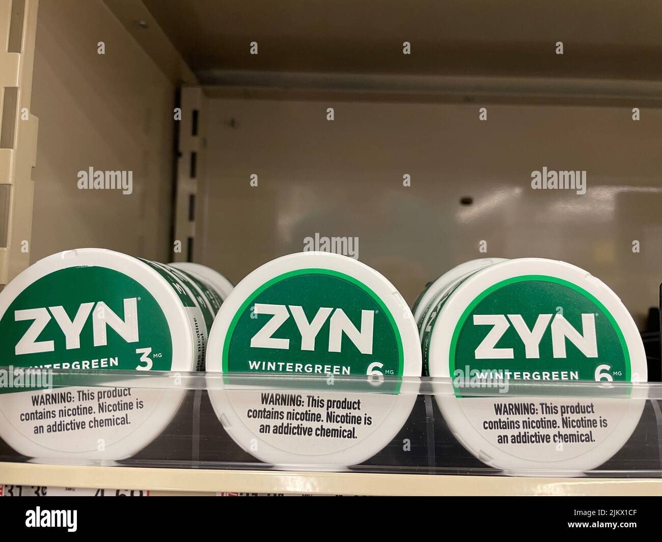 Zyn snuff hires stock photography and images Alamy