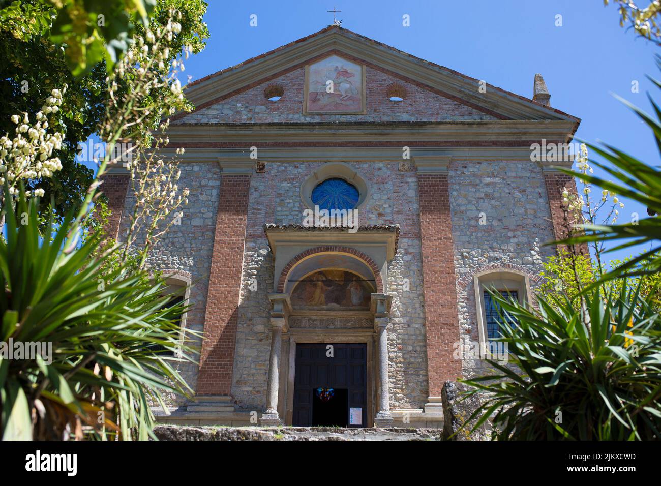 The facade of Santa Maria and San Giorgio church in Fortunago, one of the most charming villages of Oltrepò Pavese, Lombardia countryside, Italy. Stock Photo