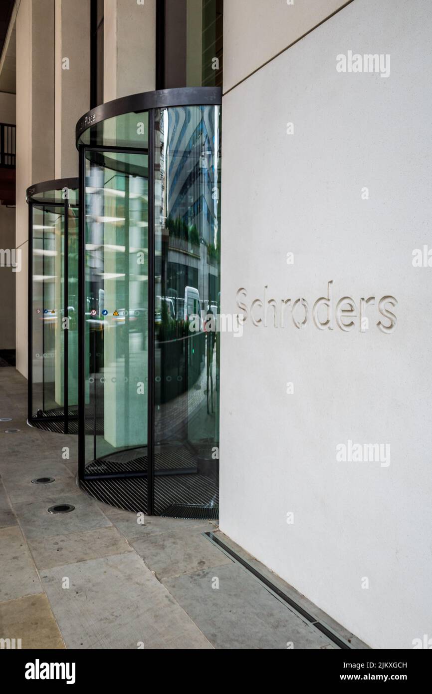 Schroders PLC Head Office HQ at 1 London Wall Place in the City of London Financial District. Multinational Asset Management Company, founded in 1804. Stock Photo