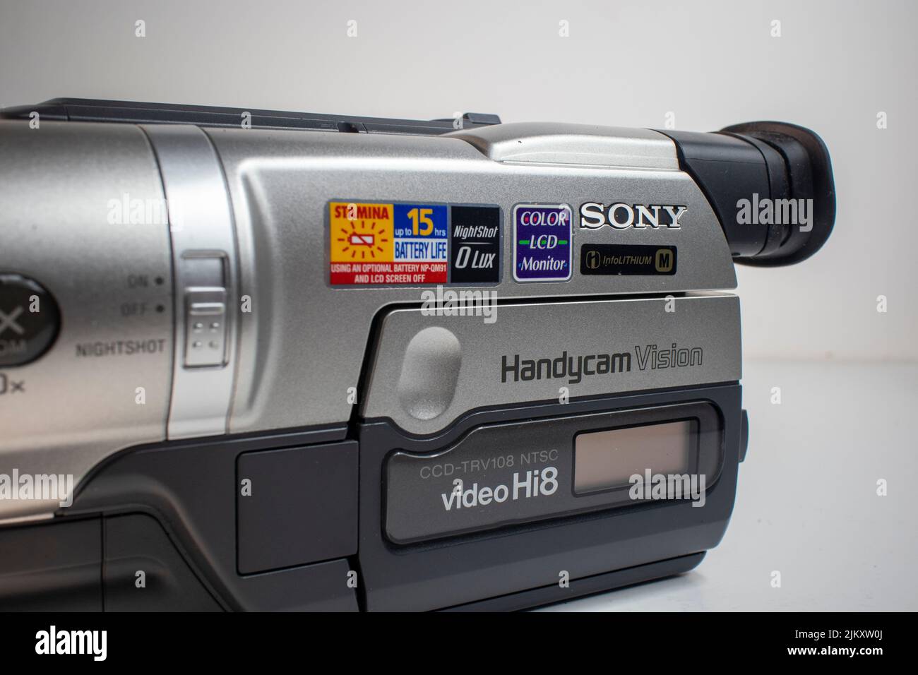 Augusta, Ga USA 11 06 21 Vintage 2001 Sony TRV108 Handycam side door