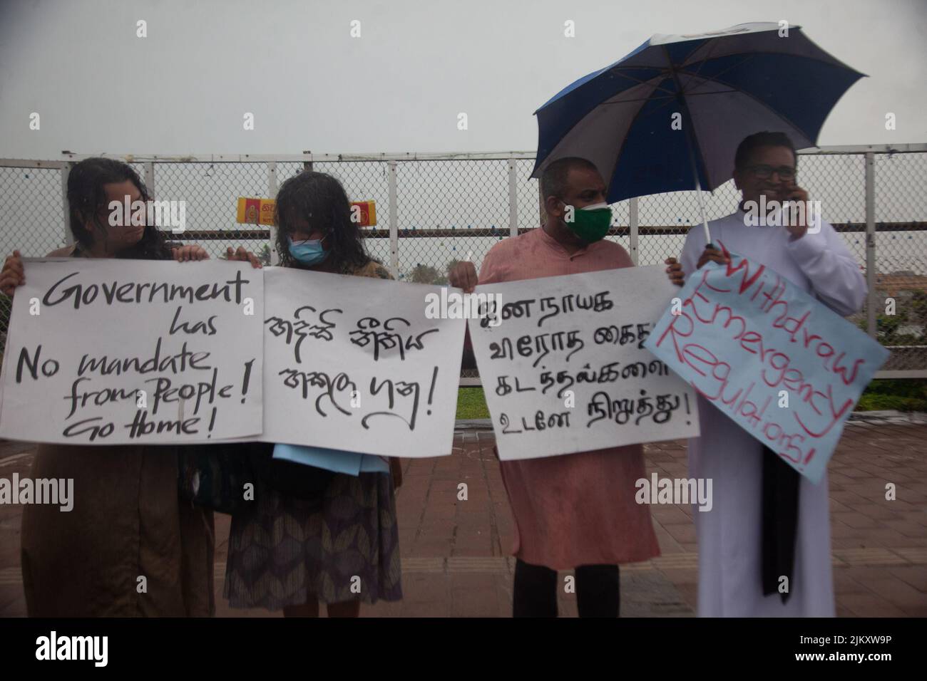 Galle face protests hi-res stock photography and images - Alamy