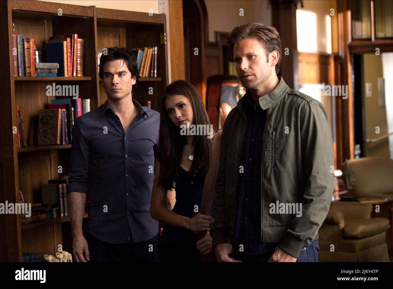 IAN SOMERHALDER, NINA DOBREV, MATTHEW DAVIS, THE VAMPIRE DIARIES SEASON 2, 2010 Stock Photo