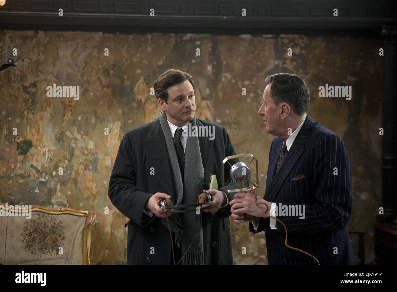 COLIN FIRTH, GEOFFREY RUSH, THE KING'S SPEECH, 2010 Stock Photo