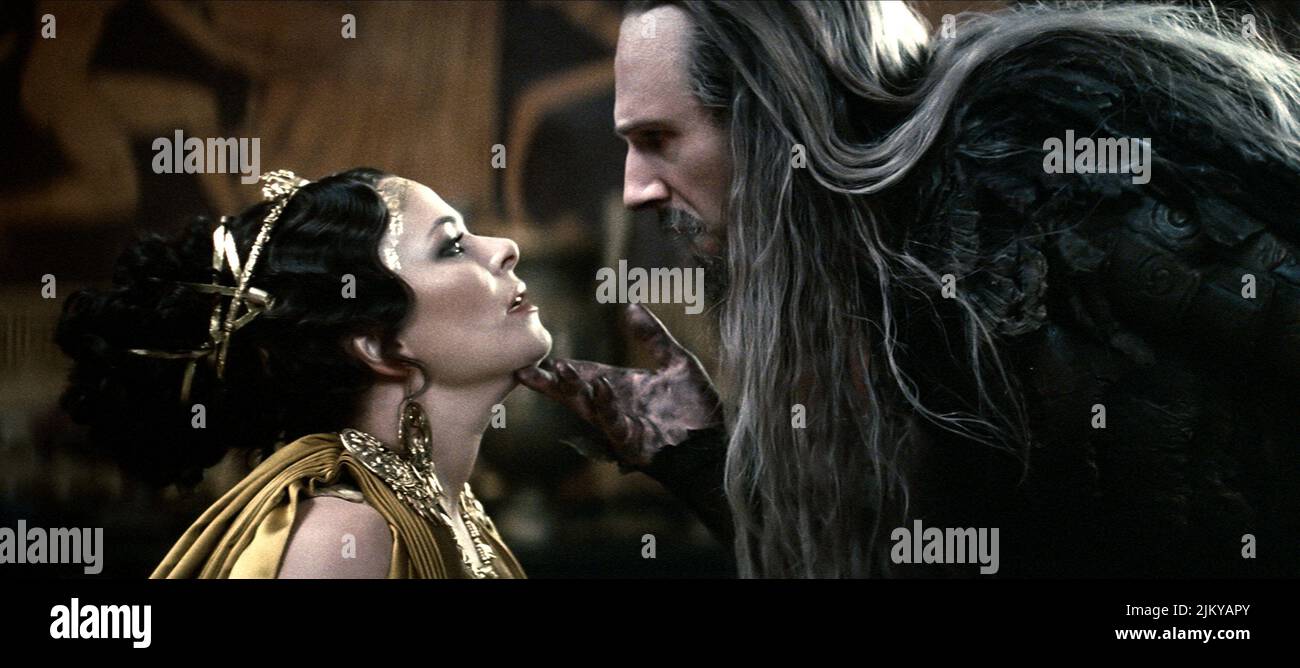 POLLY WALKER, RALPH FIENNES, CLASH OF THE TITANS, 2010 Stock Photo
