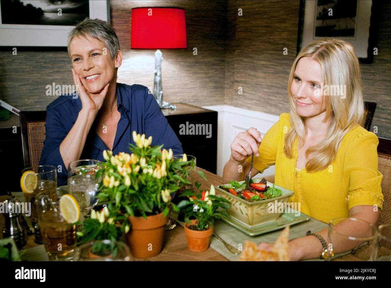 JAMIE LEE CURTIS, KRISTEN BELL, YOU AGAIN, 2010 Stock Photo Alamy