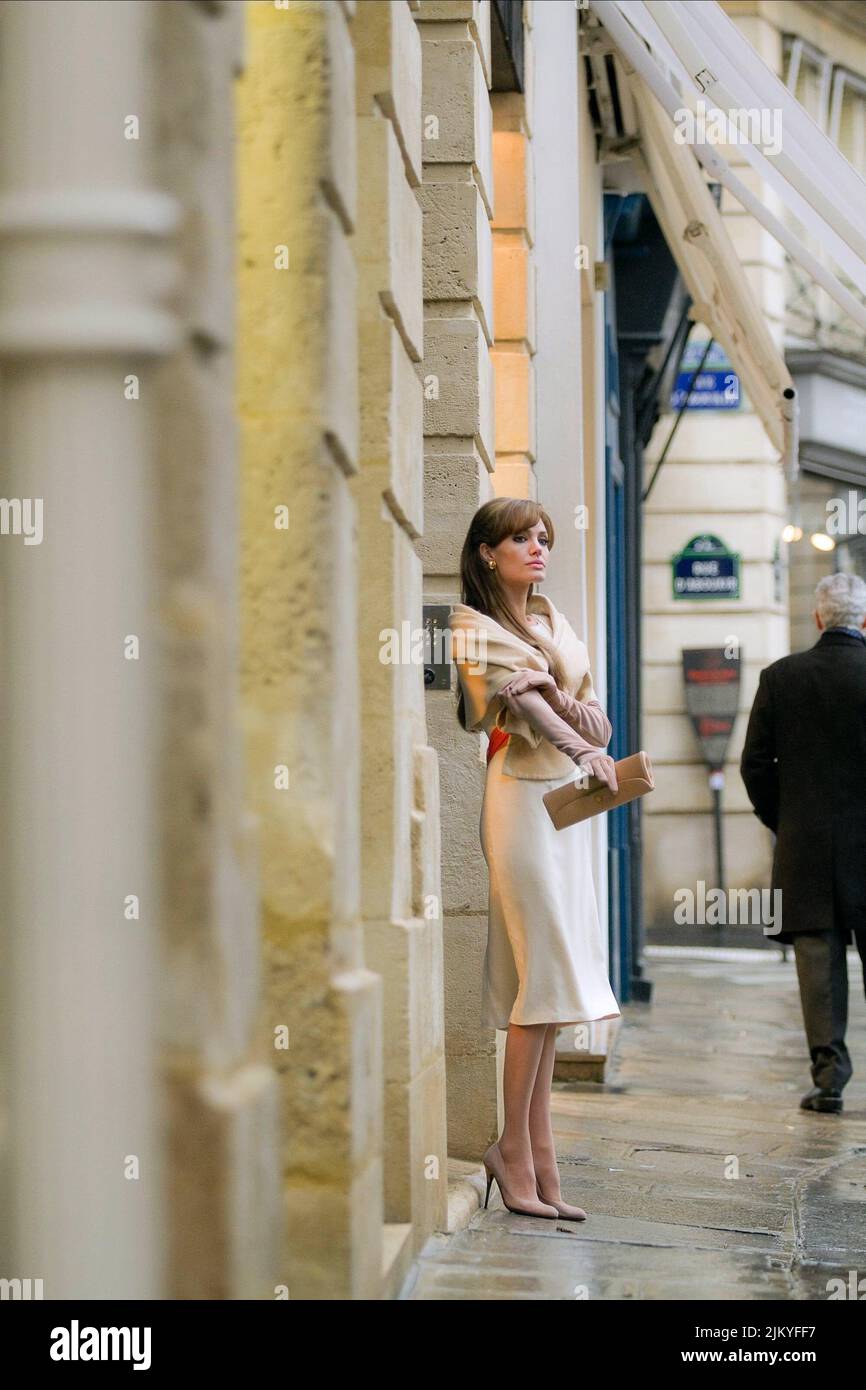 Angelina Jolie The Tourist Film Hi-res Stock Photography And Images - Alamy