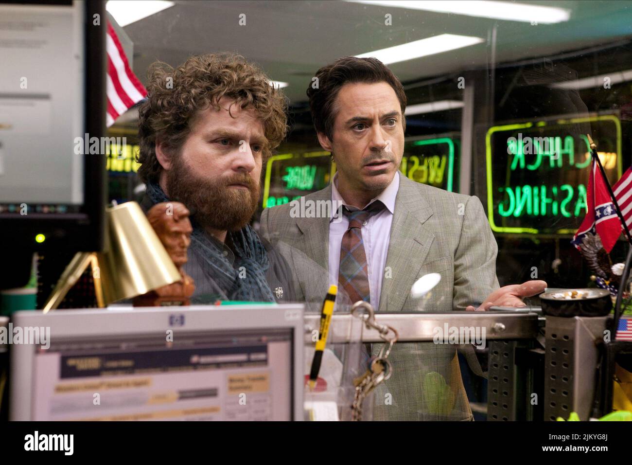 Zach Galifianakis Robert Downey Jr Due Date 2010 Stock Photo Alamy
