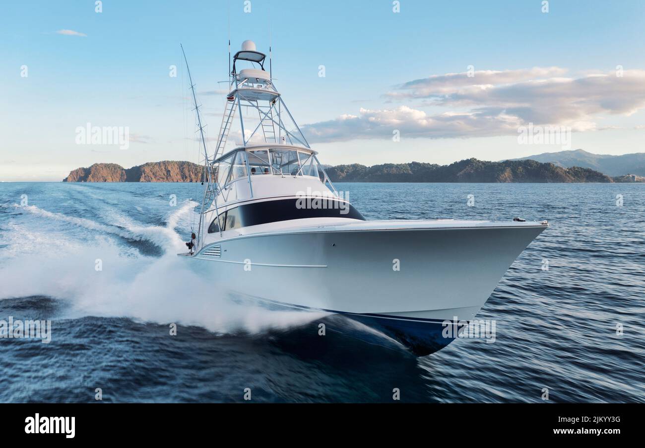 Stern view sailing boat hi-res stock photography and images - Alamy