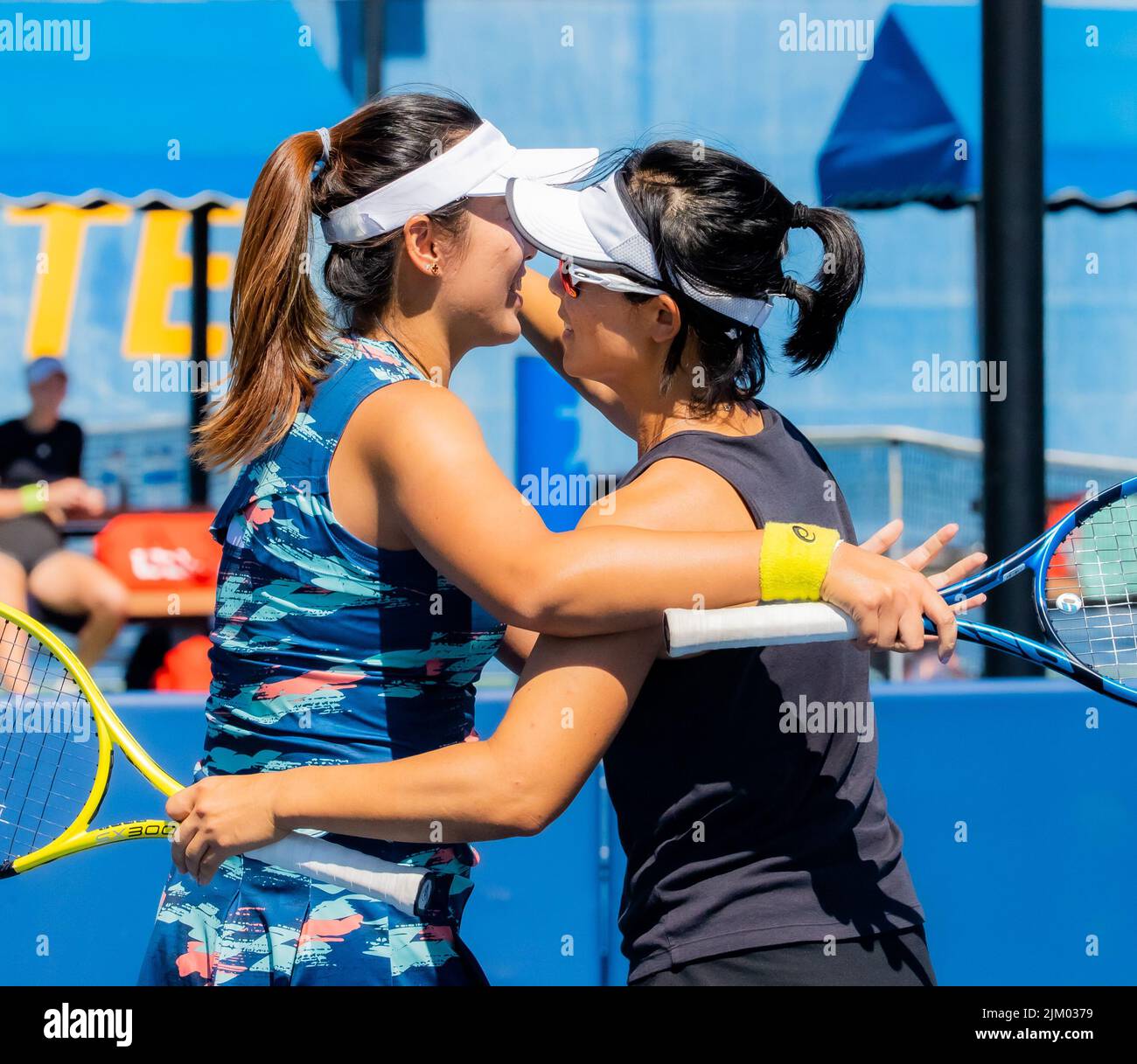 San Jose, USA. 3rd Aug, 2022. Xu Yifan (R)/Yang Zhaoxuan of China react during the women's doubles round of 16 match against Nadiia Kichenok of Ukraine/Tereza Mihalikova of Slovakia at the 2022 Mubadala Silicon Valley Classic in San Jose, California, the United States, Aug. 3, 2022. Credit: Arthur Dong/Xinhua/Alamy Live News Stock Photo